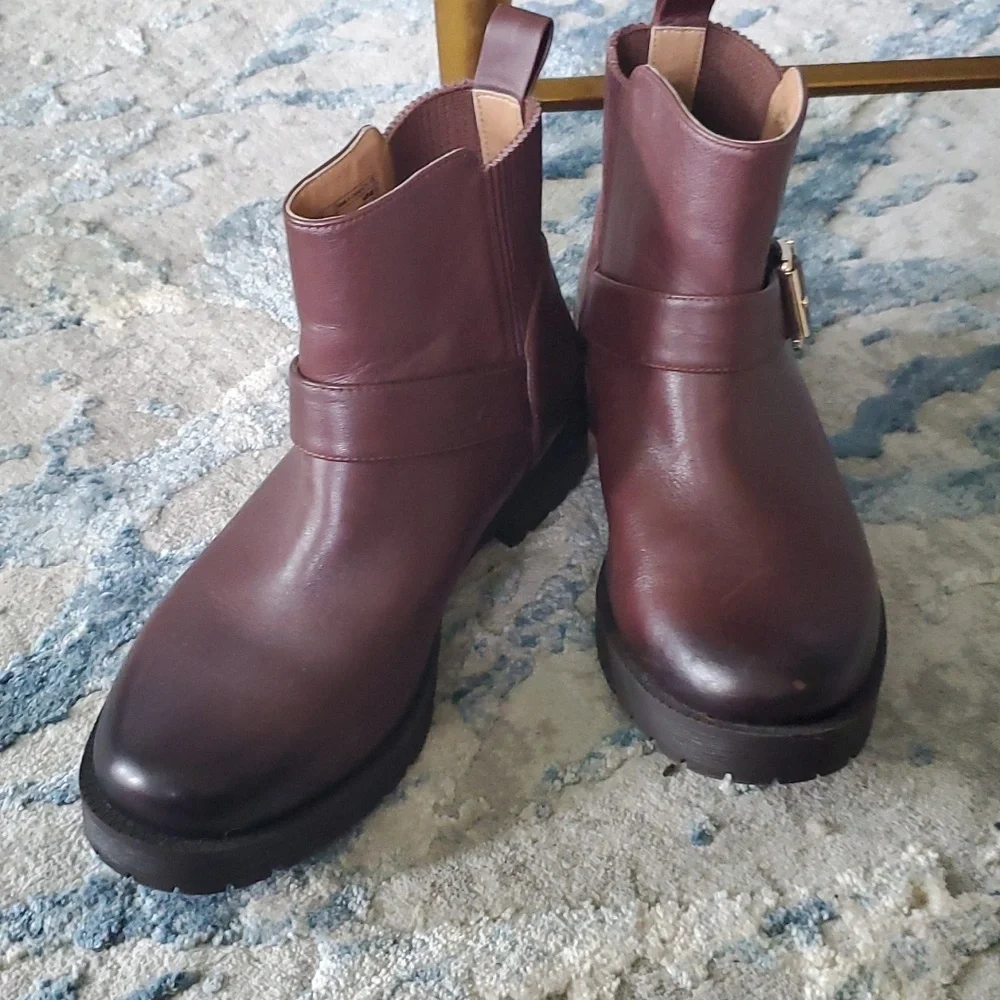 Vionic Booties - Picture 1 of 5